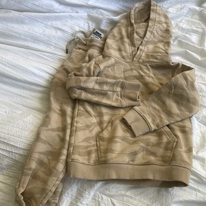 Lil Homme 2 pc suit tan camo size 4-5 kids unisex